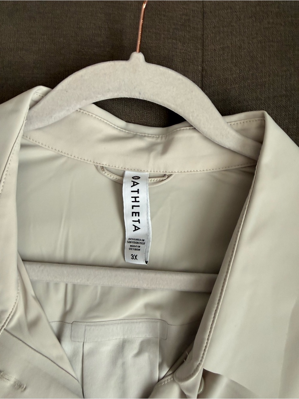 Athleta Urbanite II Sleeveless Button-Front Blouse in Light Gray/Tan - Picture 5 of 5